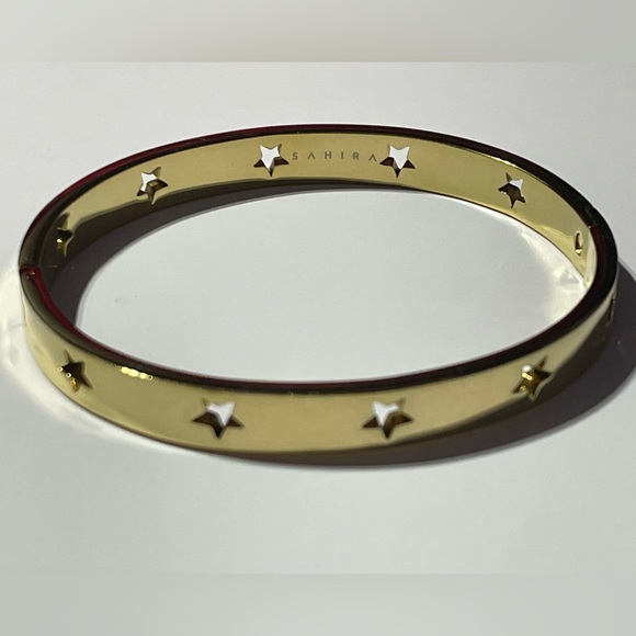 Mia Star Bracelet by Sahira Jewelry Design 18K GP - Picture 5 of 5